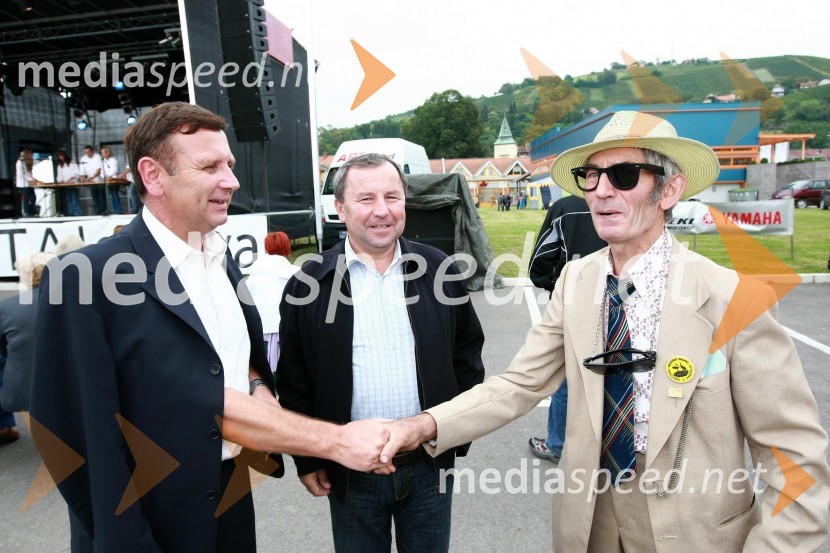 Mag. Anton Balažek, župan občine Lendava, Stanislav Gjerkeš, podžupan občine Lendava in ...Lendavska trgatev 2010