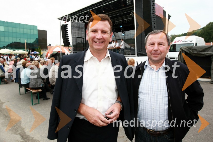 Mag. Anton Balažek, župan občine Lendava in Stanislav Gjerkeš, podžupan občine LendavaLendavska trgatev 2010