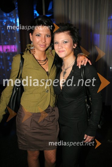 Martina Cvetežar, Miss Maribora 2006 ter pevka in Katja Koren, pevkaToše Proeski, koncert v Samsari