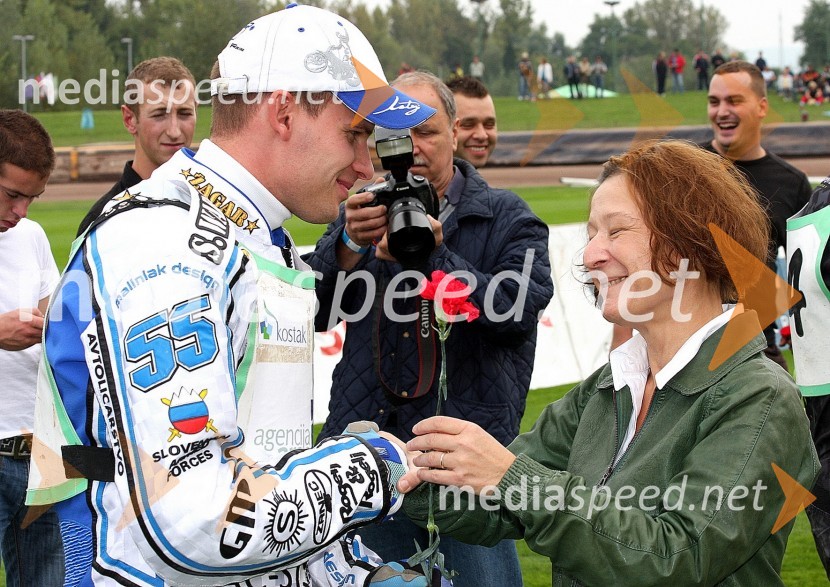 Matej Žagar, (AMTK Ljubljana) in Violeta Freeland, predsednica AMD KrškoSpeedway, Državno prvenstvo posameznikov, 3. dirka