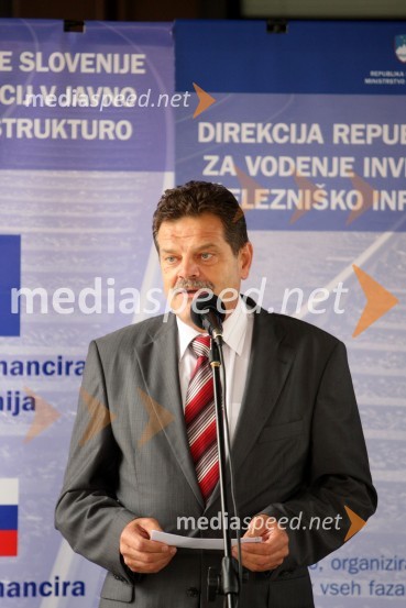 Dr. Andrej Godec, direktor Direkcije Republike slovenije za vodenje investicij v javno železniško infrastrukturoOdprtje daljinskega in avtomatskega železniškega prometa iz centra vodenja prometa