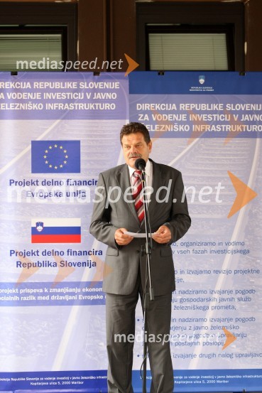 Dr. Andrej Godec, direktor Direkcije Republike slovenije za vodenje investicij v javno železniško infrastrukturoOdprtje daljinskega in avtomatskega železniškega prometa iz centra vodenja prometa