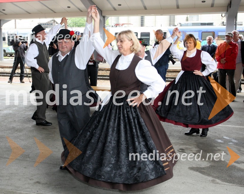 FolkloraOdprtje daljinskega in avtomatskega železniškega prometa iz centra vodenja prometa