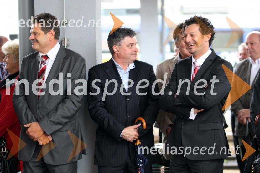 Dr. Andrej Godec, direktor Direkcije Republike slovenije za vodenje investicij v javno železniško infrastrukturo, Bojan Horvat, kandidat za župana Mestne občine Maribor in Patrick Vlačič, minister za prometOdprtje daljinskega in avtomatskega železniškega prometa iz centra vodenja prometa