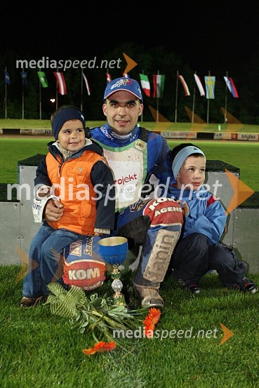Izak Šantej (Slovenija) s sinovoma Žanom in MihoSPEEDWAY, 23. zlati znak občine Krško in pokal Franca Babiča