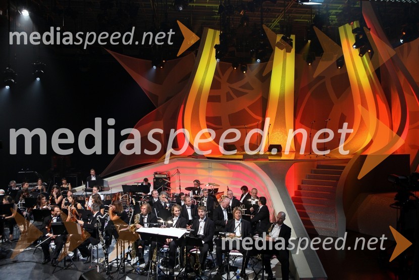 ScenaSlovenska popevka 2010, zmagovalka: Darja Švajger s popevko Otok ljubezni