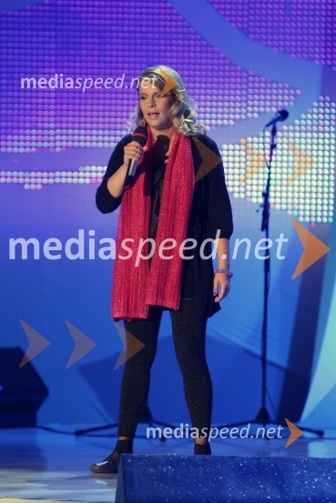 Anika Horvat, pevkaSlovenska popevka 2010, zmagovalka: Darja Švajger s popevko Otok ljubezni