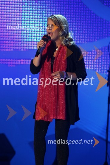 Anika Horvat, pevkaSlovenska popevka 2010, zmagovalka: Darja Švajger s popevko Otok ljubezni