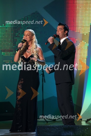 Katja Fašink, pevka in Rok Ferengja, pevec, zmagovalca po volji občinstvaSlovenska popevka 2010, zmagovalka: Darja Švajger s popevko Otok ljubezni