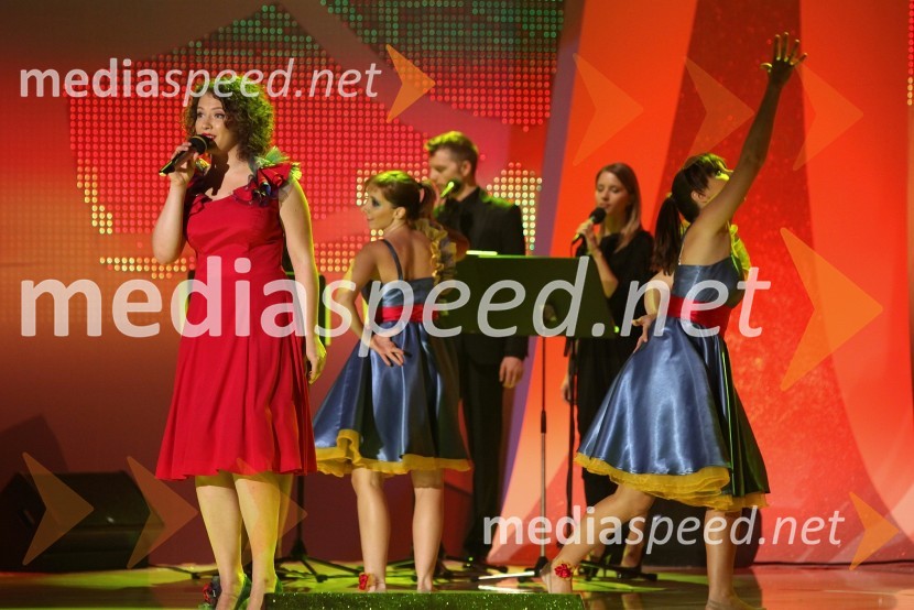 Lea Likar, pevkaSlovenska popevka 2010, zmagovalka: Darja Švajger s popevko Otok ljubezni