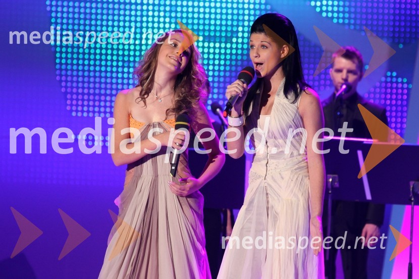 Duet NajuSlovenska popevka 2010, zmagovalka: Darja Švajger s popevko Otok ljubezni