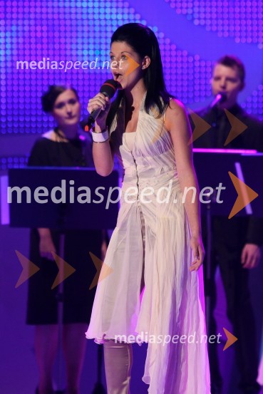 Duet NajuSlovenska popevka 2010, zmagovalka: Darja Švajger s popevko Otok ljubezni
