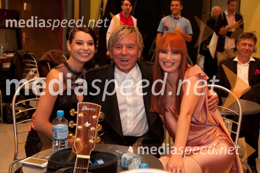 	 Iva Stanič, pevka, Slavko Ivančič, pevec in Simona Černetič-Aynee, pevkaSlovenska popevka 2010, zmagovalka: Darja Švajger s popevko Otok ljubezni