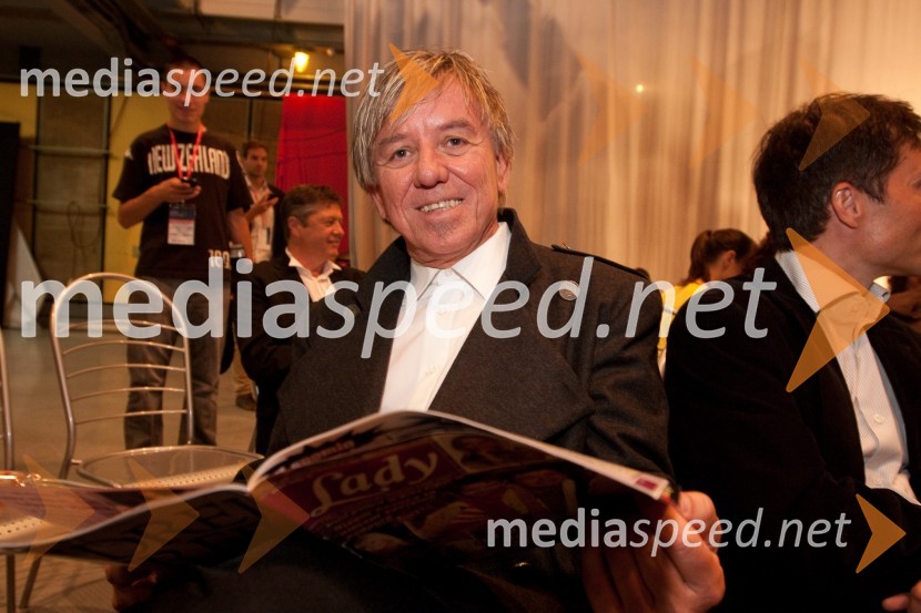 Slavko Ivančič, pevecSlovenska popevka 2010, zmagovalka: Darja Švajger s popevko Otok ljubezni