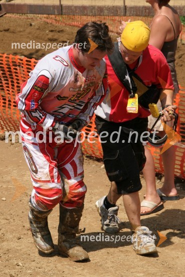 Roman Jelen (Slovenija) s poškodovanim prstomMOTOKROS, svetovno prvenstvo MX3 in evropsko prvenstvo do 125 ccm