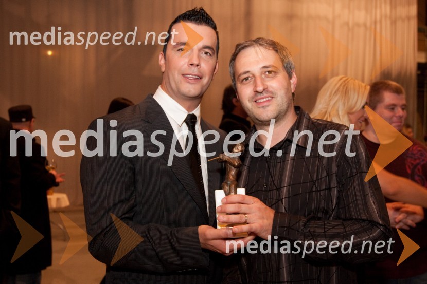 Rok Ferengja, pevec in Boštjan Grabnar, pisec besedilSlovenska popevka 2010, zmagovalka: Darja Švajger s popevko Otok ljubezni