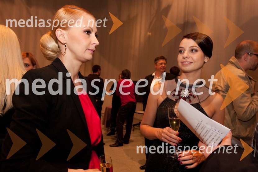 Karmen Stavec, pevka in Iva Stanič, pevkaSlovenska popevka 2010, zmagovalka: Darja Švajger s popevko Otok ljubezni