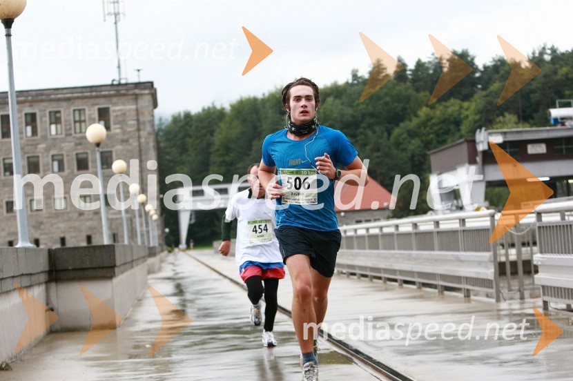 Dugonik Mario, maratonec (506) in Slavko Kumek, maratonec (454)

1. Eko maraton Maribor, tekaški maraton, tekači