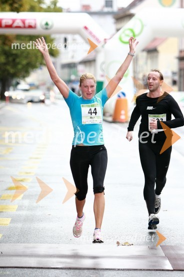 Tanja Koler, maratonka (44) in Boleslav Kmet, maratonec (103)1. Eko maraton Maribor, tekaški maraton, tekači