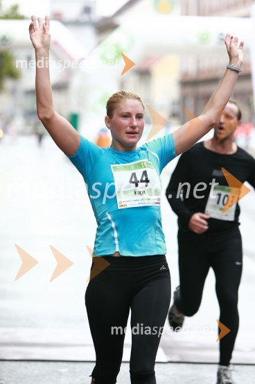 Tanja Koler, maratonka (44) in Boleslav Kmet, maratonec (103)1. Eko maraton Maribor, tekaški maraton, tekači