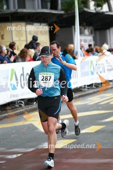 Andrej Roškarič, maratonec (287) 
1. Eko maraton Maribor, tekaški maraton, tekači