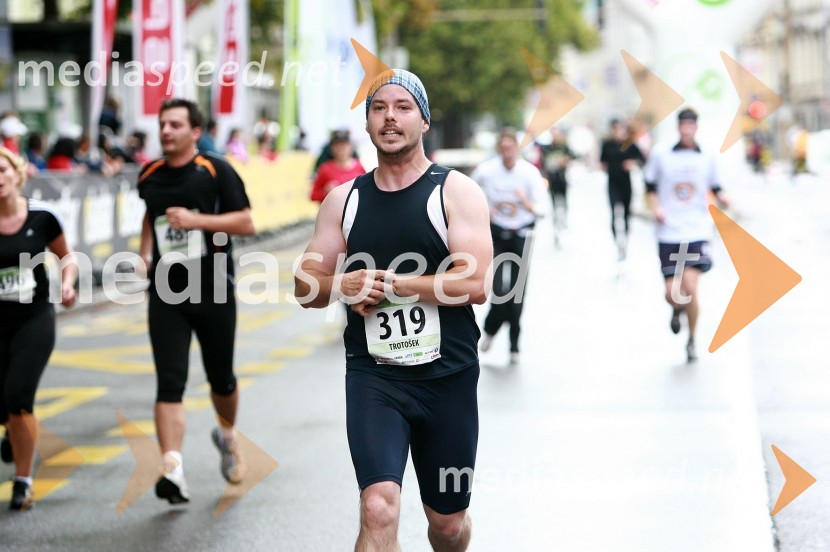 Samo Trotošek, maratonec (319)

1. Eko maraton Maribor, tekaški maraton, tekači