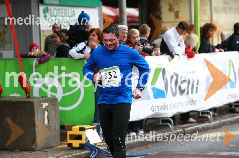 Robert Kmetič, maratonec (352)
1. Eko maraton Maribor, tekaški maraton, tekači