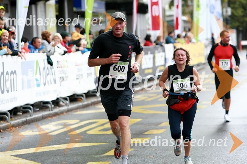 Rok Možič, maratonec (600) in Štefka Kupljen, maratonka (306)1. Eko maraton Maribor, tekaški maraton, tekači