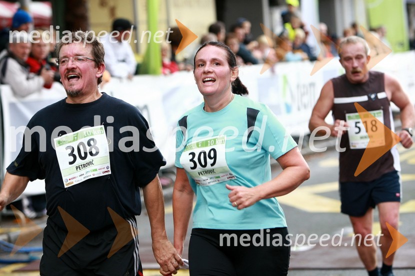 Davorin Petrovič, maratonec (308) in Melita Petrovič, maratonka (309) ter Andrej Merčnik, maratonec (518) 

1. Eko maraton Maribor, tekaški maraton, tekači