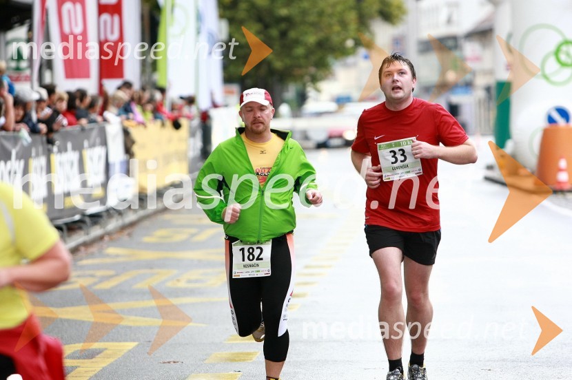 Tadej Kosmačin, maratonec (182) in Uroš Gorenšek, maratonec (33)

1. Eko maraton Maribor, tekaški maraton, tekači