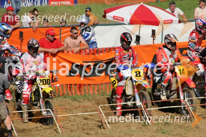 Slovenski tekmovalci na štartu: Roman Jelen, Sašo Kragelj in Jaka MožeMOTOKROS, svetovno prvenstvo MX3 in evropsko prvenstvo do 125 ccm