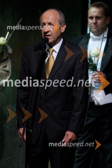 Branko Pavlin, predsednik uprave DnevnikaRomeo in Julija, premiera v MGL in podelitev 23. Dnevnikove nagrade