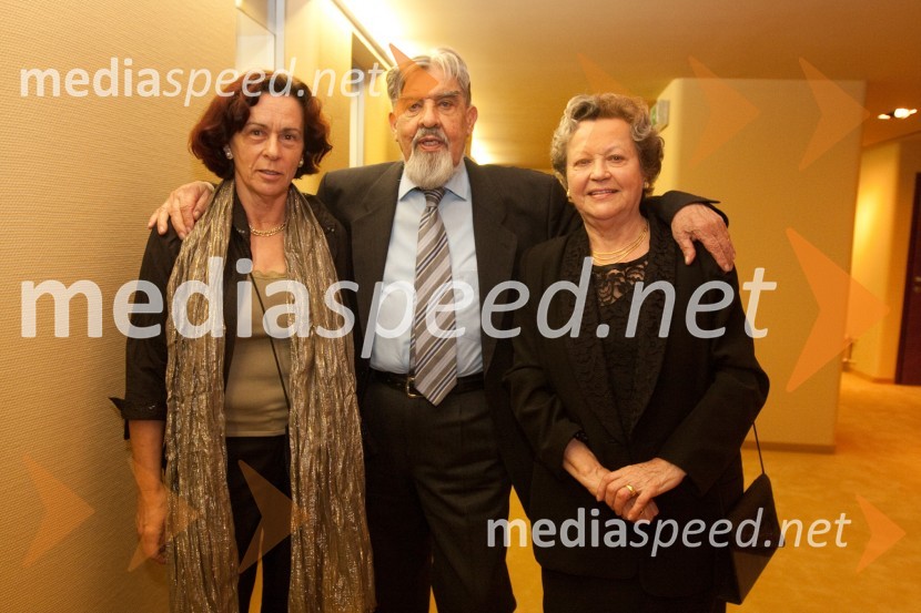 Štefka Zlobec, Veronika Zlobec in soprog Ciril, literat  	Romeo in Julija, premiera v MGL in podelitev 23. Dnevnikove nagrade