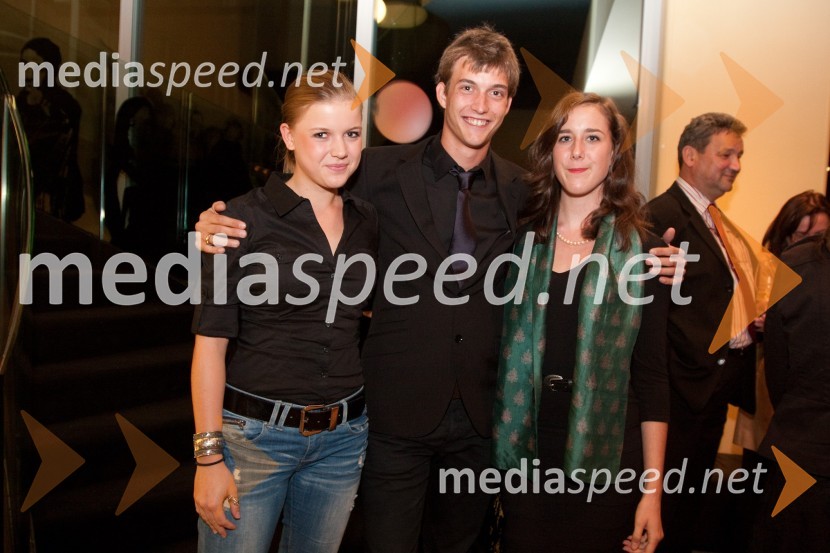 Filip, sin Barbare Hieng Samobor in Igorja Samoborja s sestro Ano in punco NatalijoRomeo in Julija, premiera v MGL in podelitev 23. Dnevnikove nagrade