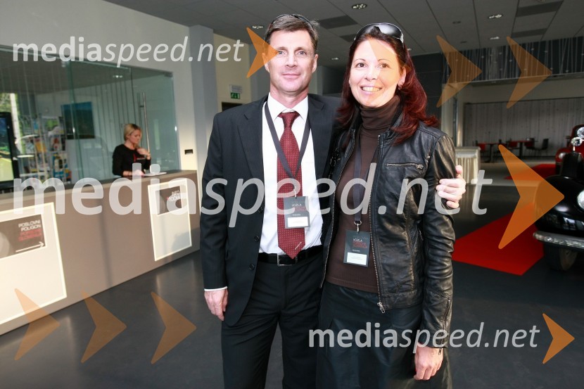 Jernej Dragoš, vodja znamke Porsche pri podjetju Porsche Slovenija d.o.o. in Simona Mavsar, direktorica znamke Seat pri Porsche Slovenija d.o.o.Porsche Slovenija, Poslovni poligon