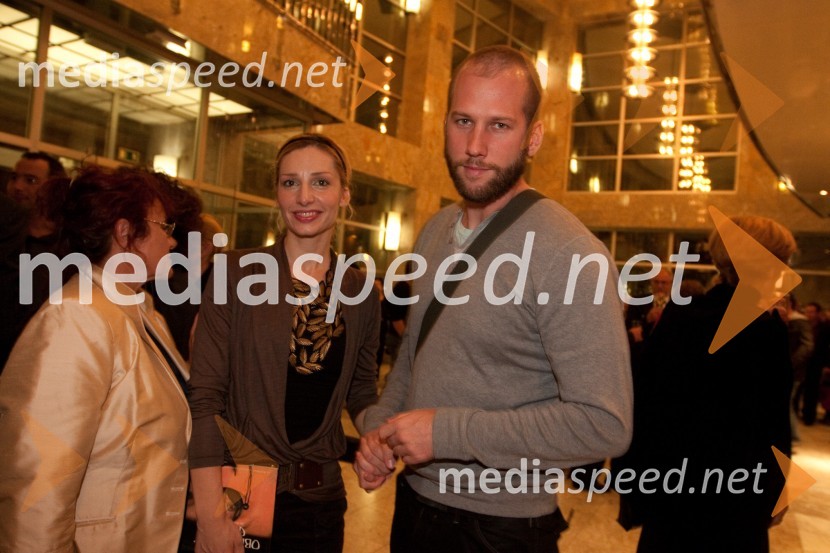 Jelena Proković s spremljevalcemObisk stare gospe, premiera SNG Nova Gorica