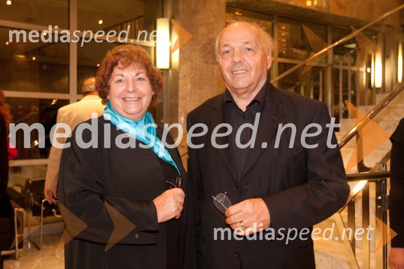 Sergej Pelhan, nekdanji direktor SNG Nova Gorica s soprogoObisk stare gospe, premiera SNG Nova Gorica