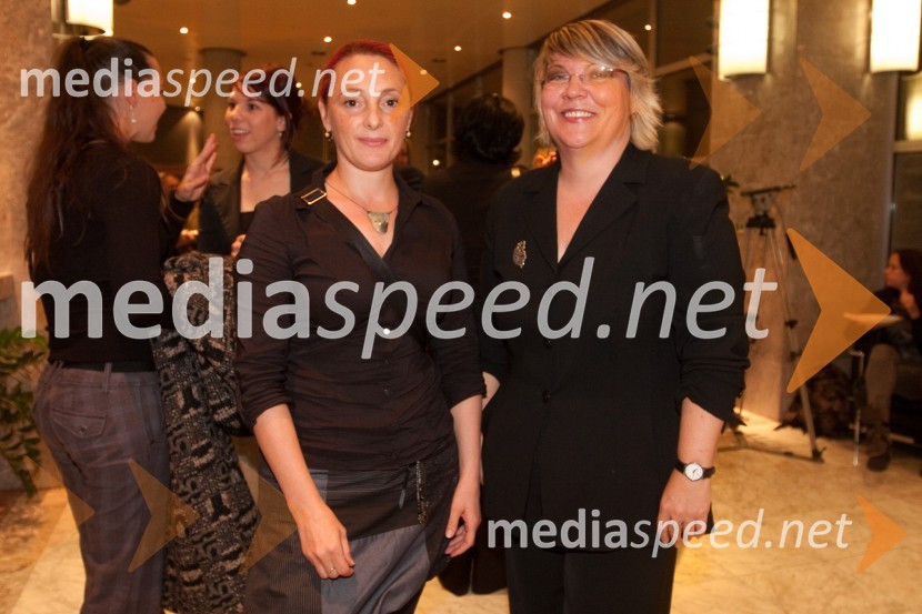 Tanja Skok, plesalka in Ira Ratej, umetniška vodja SNG NGObisk stare gospe, premiera SNG Nova Gorica