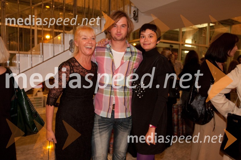 ..., Kristijan Guček, igralec in Alja Kapun, igralkaObisk stare gospe, premiera SNG Nova Gorica