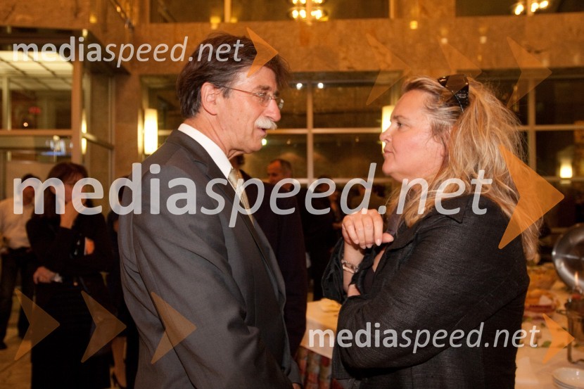 	Jožko Čuk, direktor SNG Nova Gorica in Katja Pegan, direktorica Gledališča KoperObisk stare gospe, premiera SNG Nova Gorica