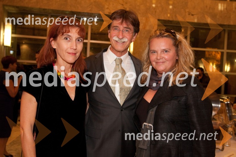 Barbara Hieng Samobor, direktorica MGL, Jožko Čuk, direktor SNG Nova Gorica in Katja Pegan, direktorica Gledališča KoperObisk stare gospe, premiera SNG Nova Gorica