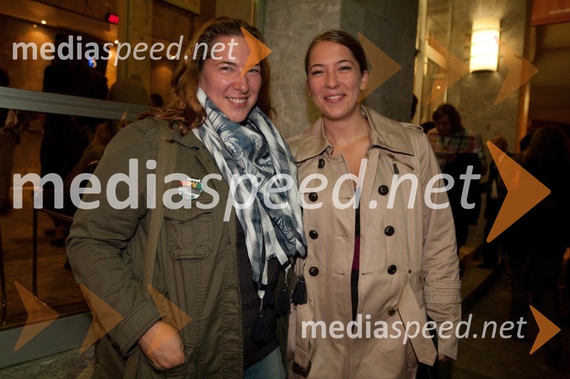 Ana Facchini, igralka in sestra NinaObisk stare gospe, premiera SNG Nova Gorica