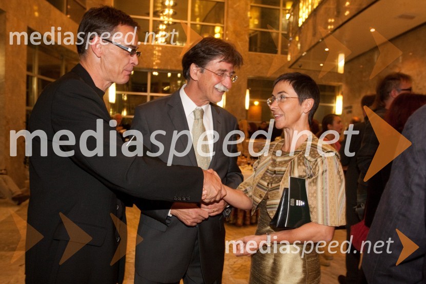 Igor Samobor, igralec, Jožko Čuk, direktor SNG Nova Gorica in soproga Jasna, zdravnicaObisk stare gospe, premiera SNG Nova Gorica