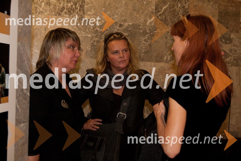 Ira Ratej, umetniška vodja SNG NG, Katja Pegan, direktorica Gledališča Koper in Barbara Hieng Samobor, direktorica MGLObisk stare gospe, premiera SNG Nova Gorica