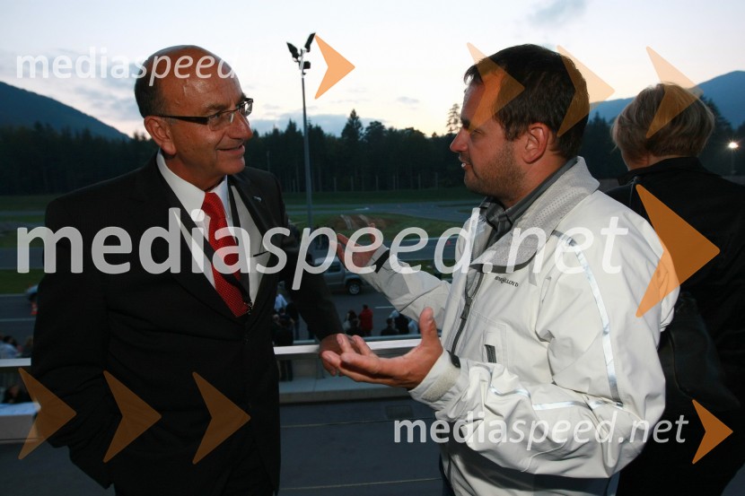 Heinz Slesak, generalni direktor Porsche Slovenija d.o.o. in Peter Podlunšek, akrobatski pilotPorsche Slovenija, Poslovni poligon