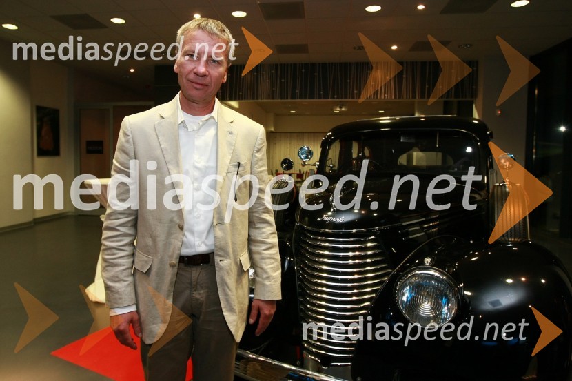 Dr. Robert Ferko, predsednik uprave podjetja Elan d.o.o.Porsche Slovenija, Poslovni poligon