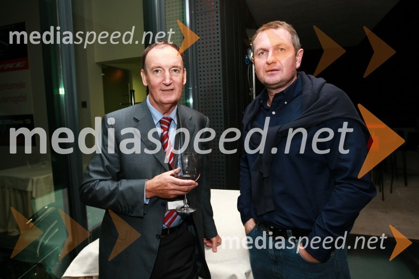 Frenk Tavčar, direktor Group Sales pri Porsche Slovenija d.o.o. in Matjaž Kek, selektor slovenske nogometne reprezentancePorsche Slovenija, Poslovni poligon