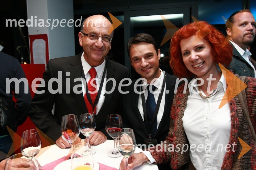 Heinz Slesak, generalni direktor Porsche Slovenija d.o.o., Danilo Ferjančič, generalni direktor Porsche Slovenija d.o.o. in Tadeja HanžekovičPorsche Slovenija, Poslovni poligon