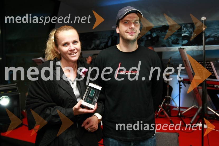 Mina Kravanja in Tomaž Kaučič, voznik rallyjaPorsche Slovenija, Poslovni poligon