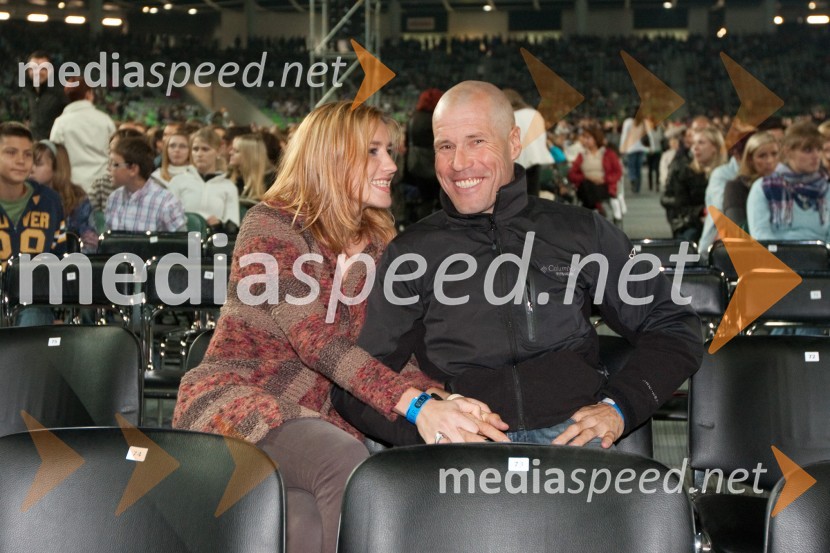 Jure Robič, ekstremni kolesar in spremljevalka HelenaV spomin: Jure Robič, ekstremni kolesar